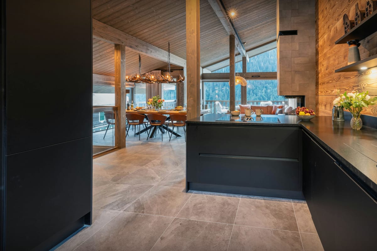Immobilier Séjour alpin avec jacuzzi aux Portes du Soleil - OVO Network  