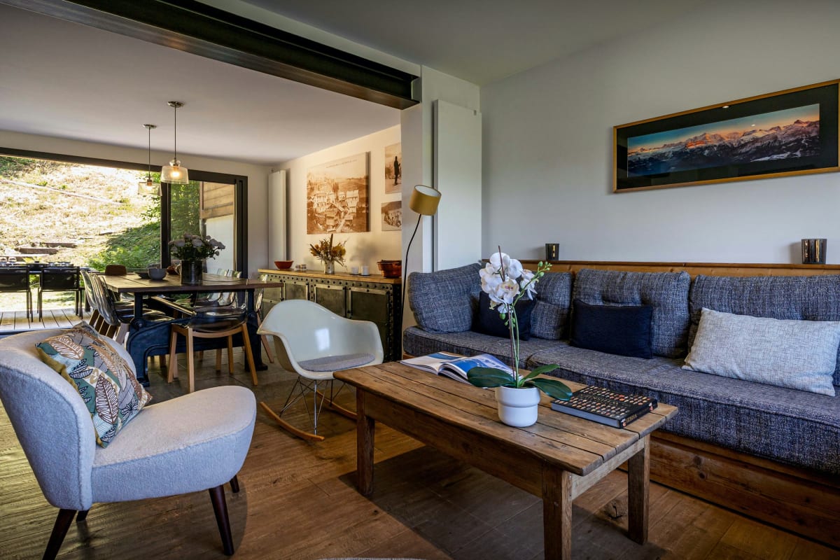 Chalet   Chalet 4 étoiles pour 12 (8 adultes max) - Vue spendide - OVO Network