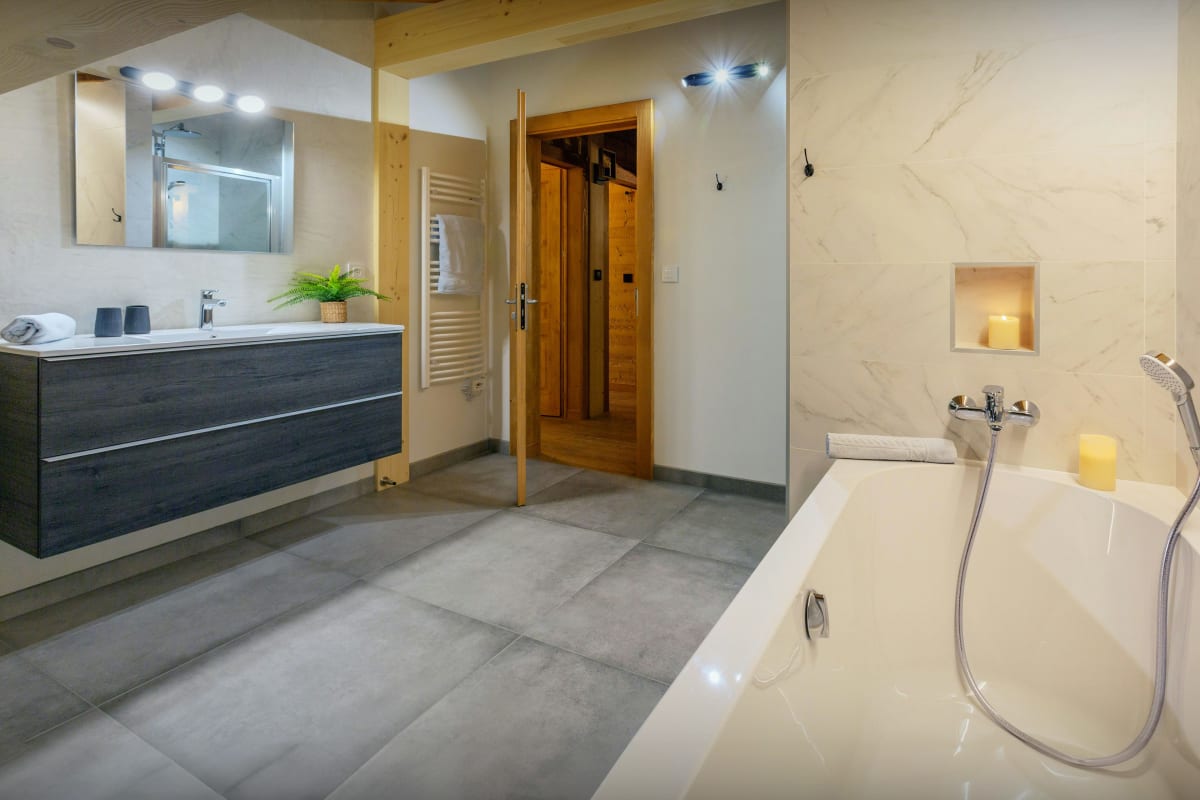 Immobilier Vacances à la montagne avec jacuzzi - OVO Network  