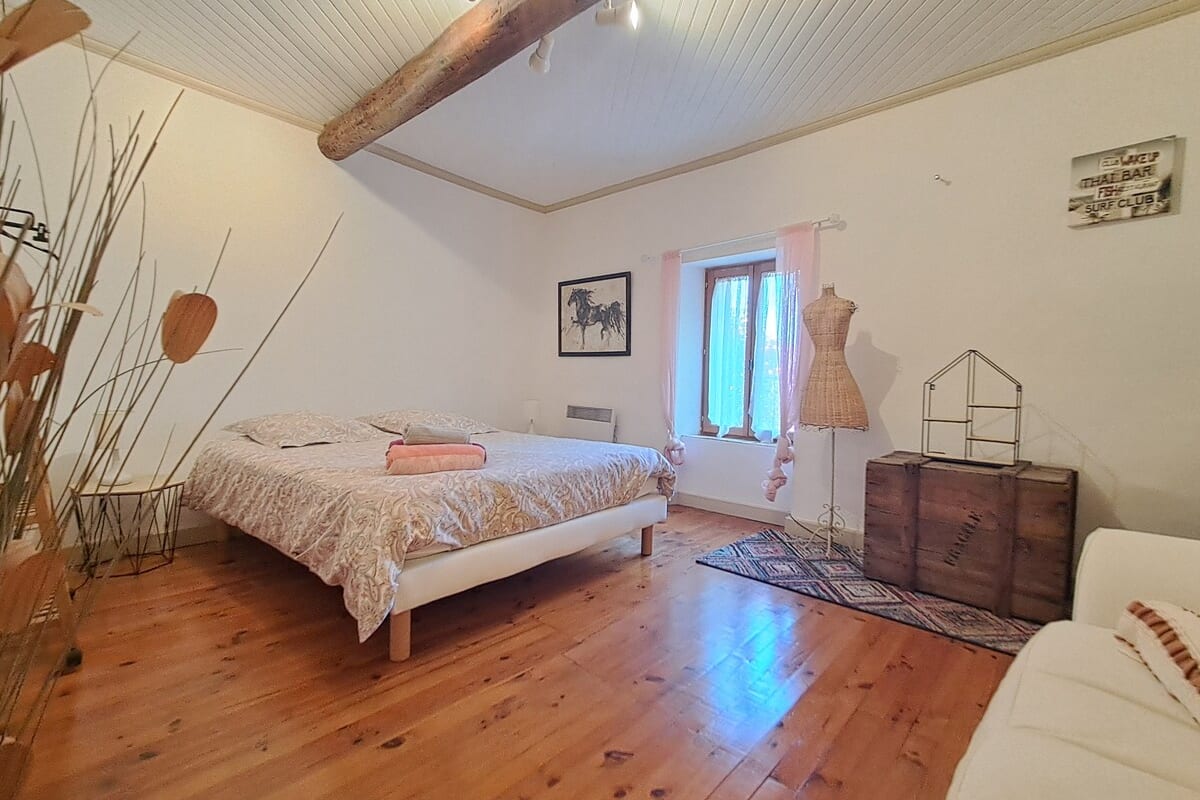  Maison Cigale, piscine et jardin sans vis à vis