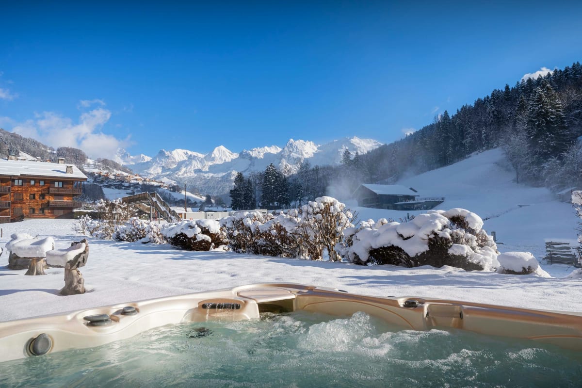 Sauna, jacuzzi, jardin plat - proche remontées & pistes - OVO Network