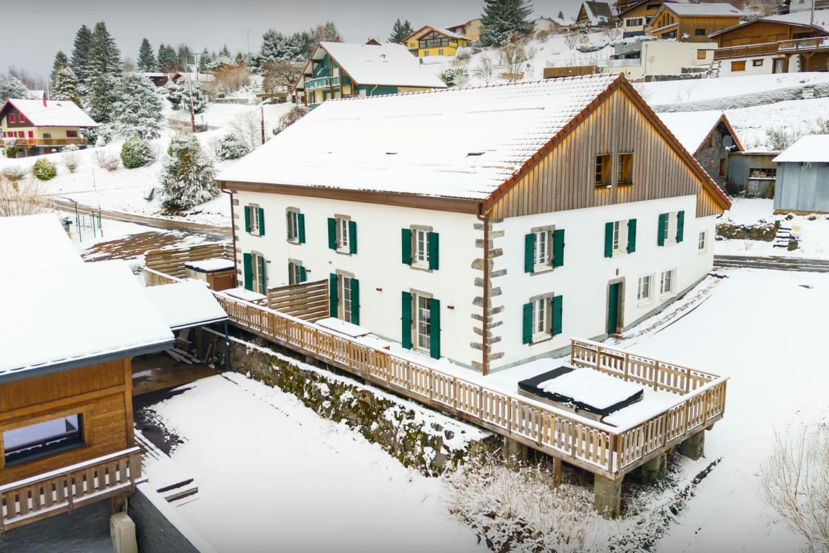  Chalet Chalet familial pour 10 avec sauna et jacuzzi à Gérardmer - OVO Network  