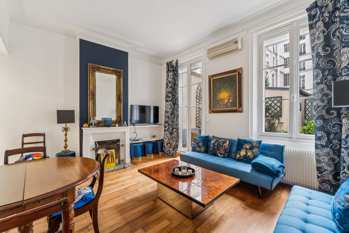 Immobilier Gaston de St-Paul - Alma Marceau 2ch by B'Your Home  