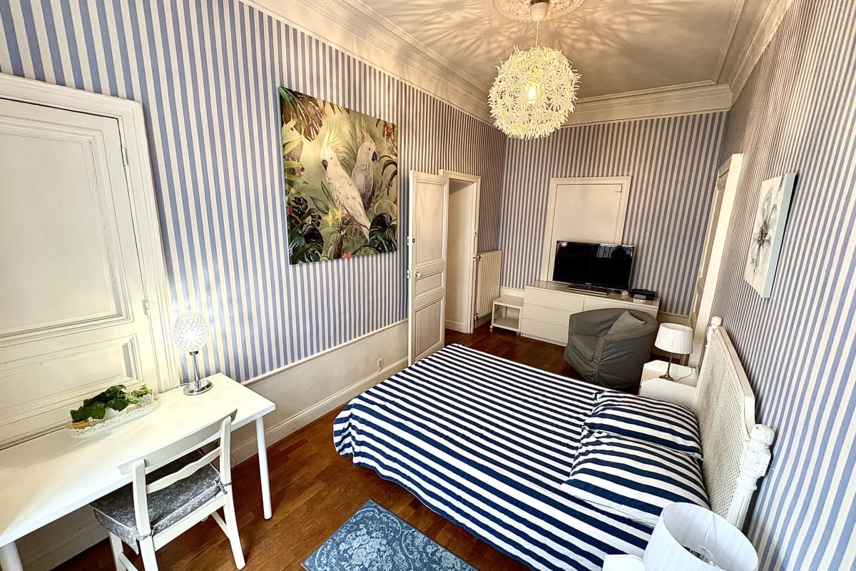 Appartement Appartement lumineux avec balcon privé 
 