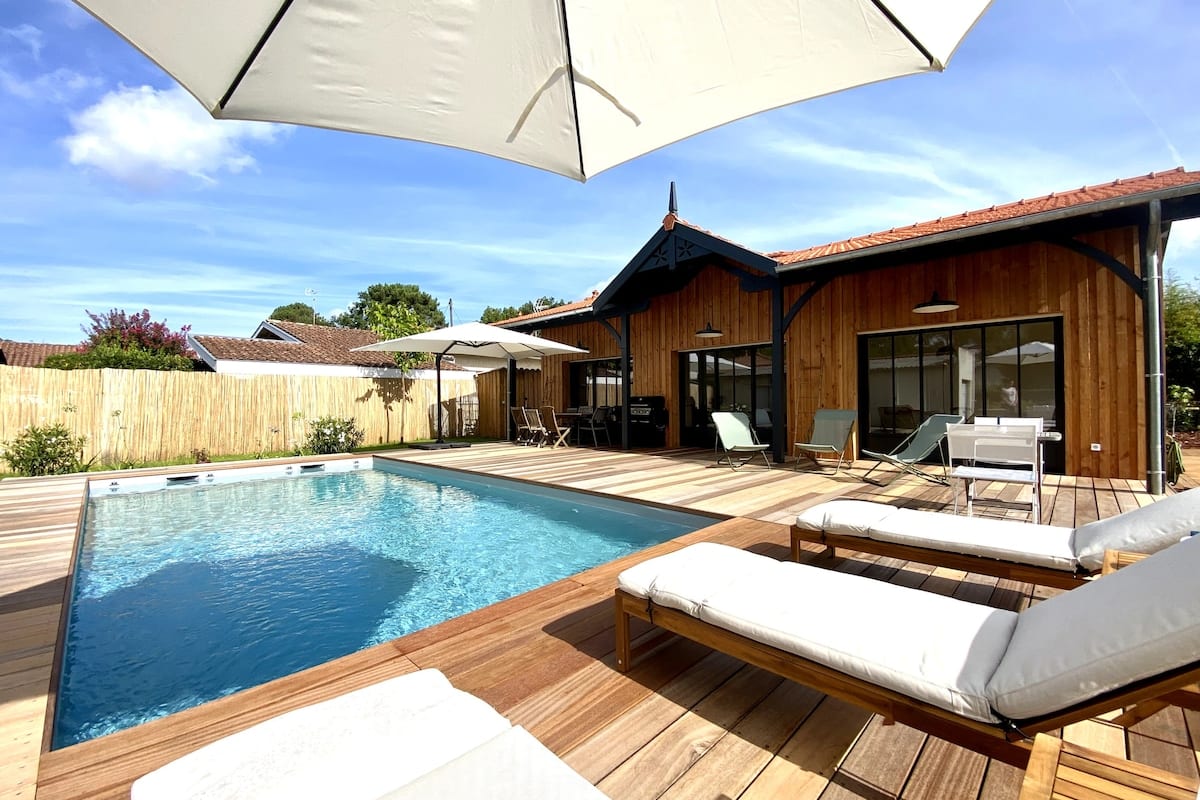 Villa neuve climatisée avec piscine chauffée