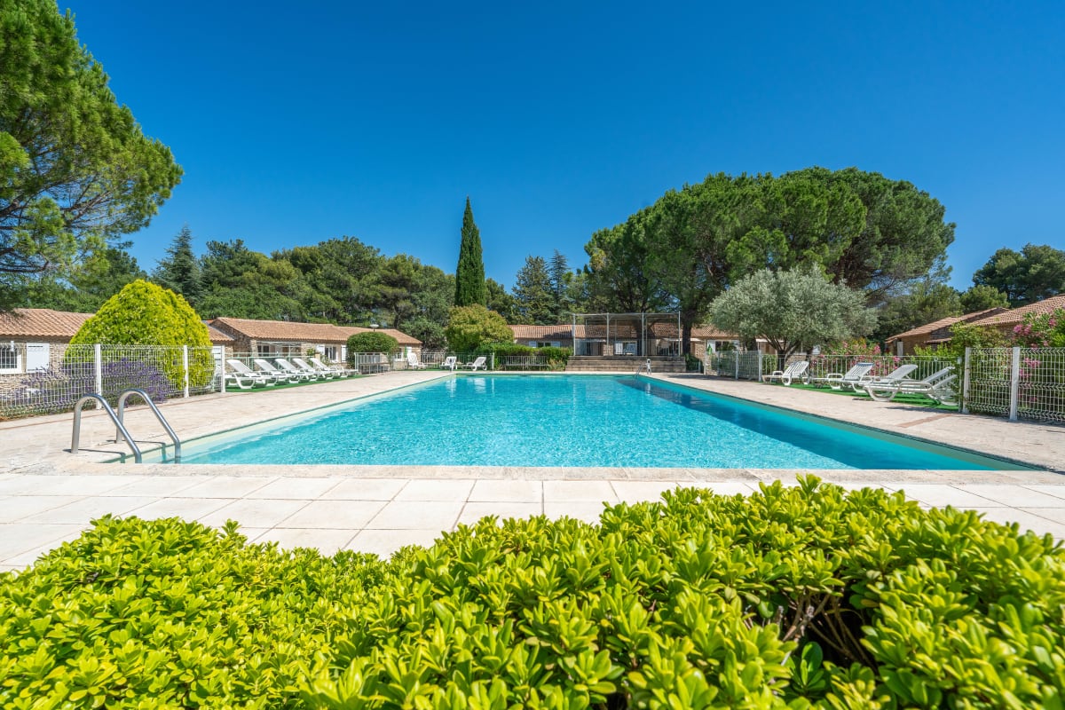 Rental with terrace and pool