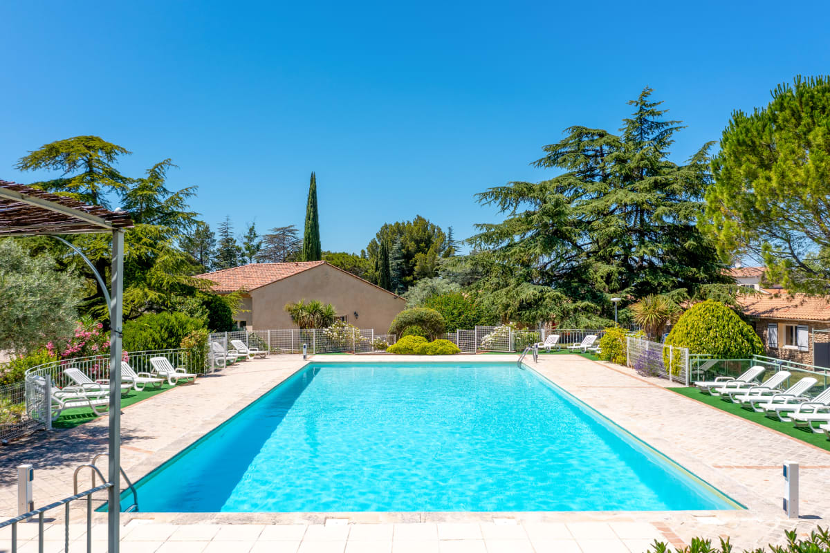  immobilier  Gîte avec piscine au calme