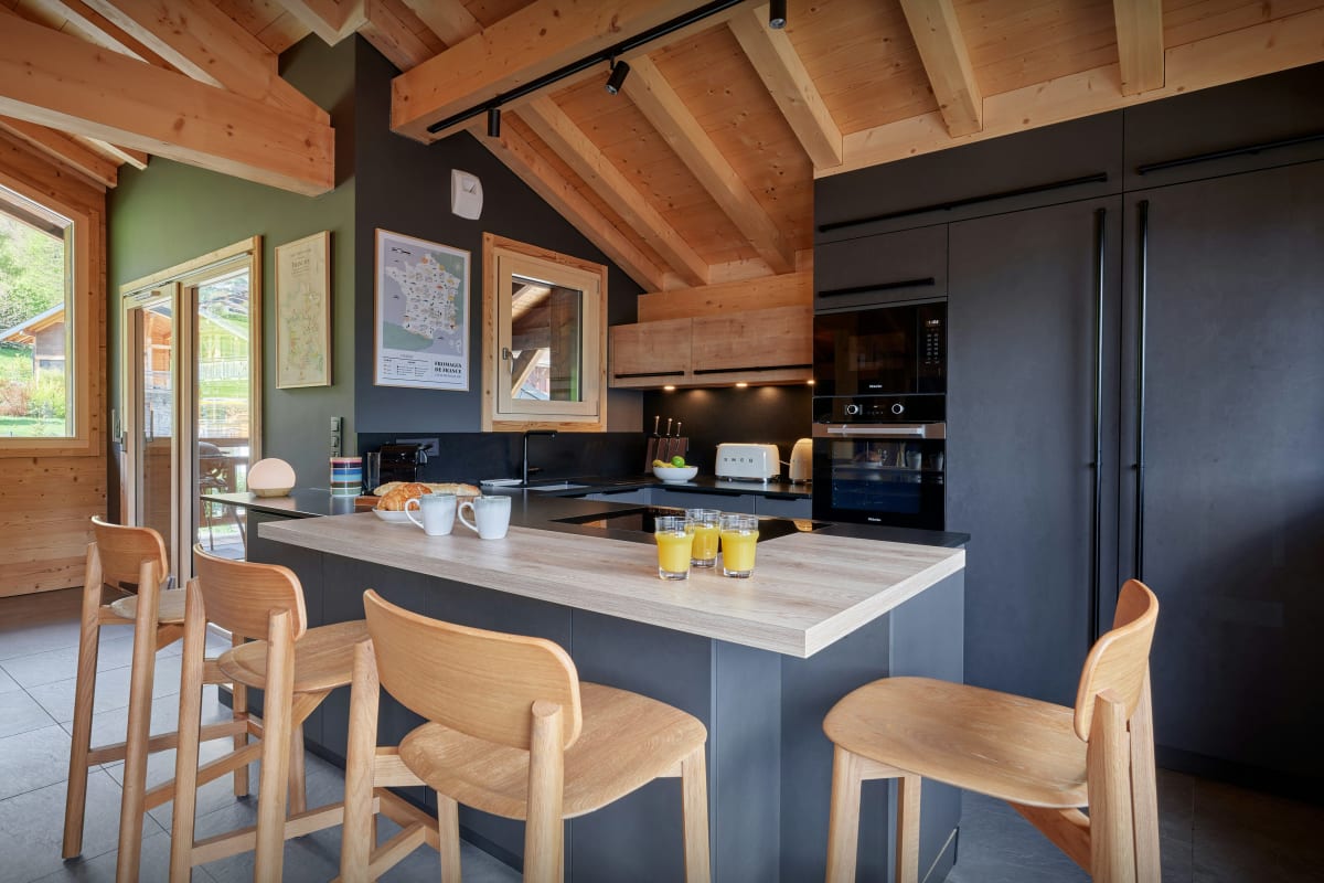 Immobilier Séjour alpin pour 8 avec terrasses et jacuzzi - OVO Network  