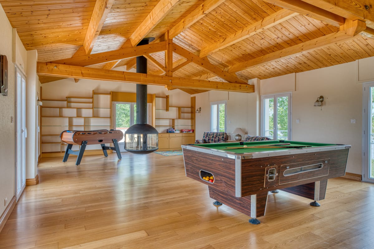 Maison Villa Les Hauts Du Lac : 15 pers, Piscine, Spa, Pétanque & Lac  