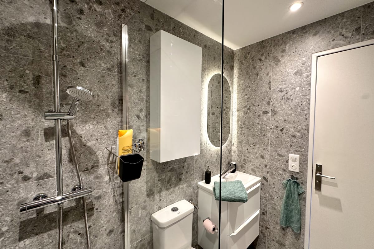 Immobilier Studio sur la marina avec terrasse et piscine  