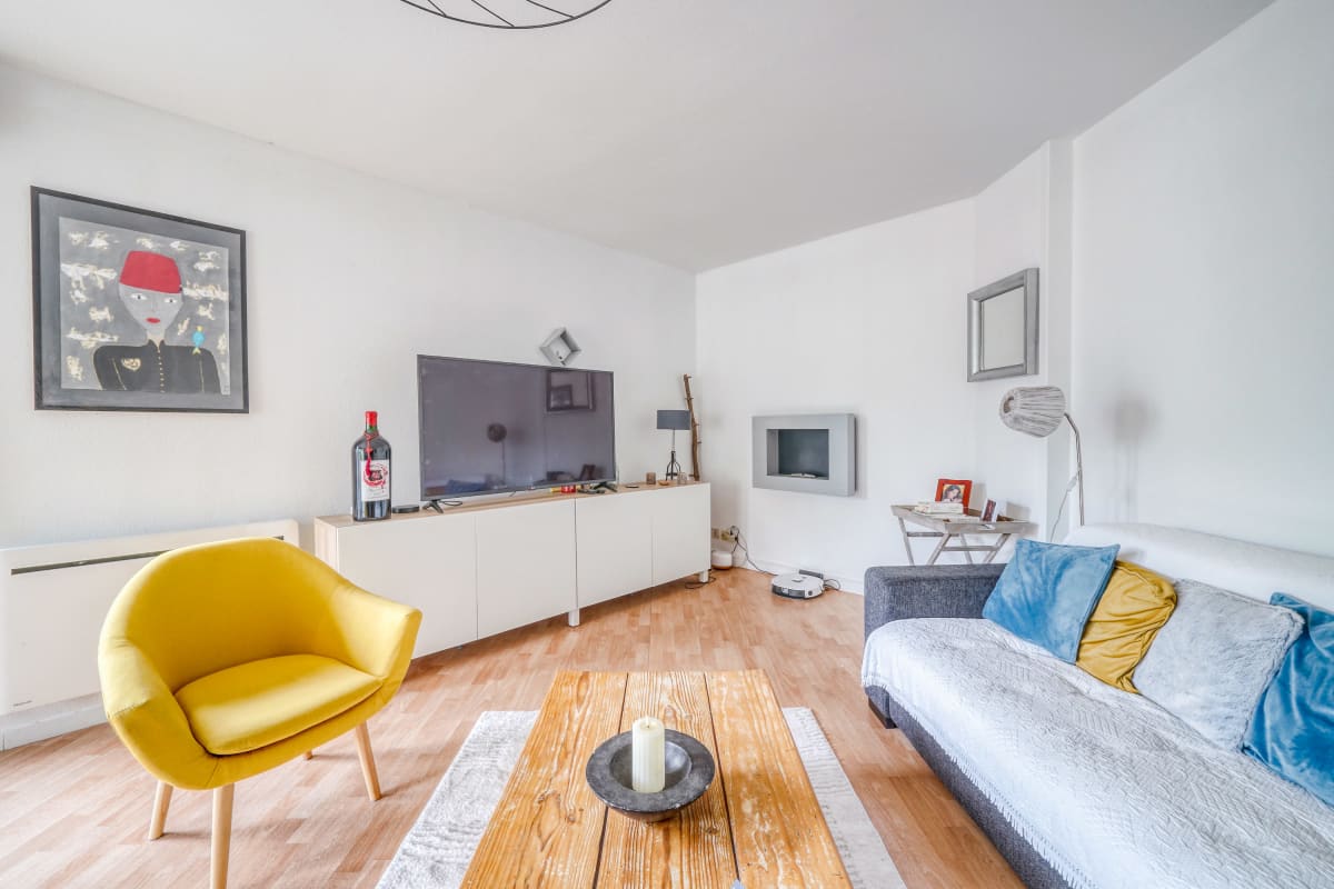 Appartement   Appartement lumineux avec parking privé à Bordeaux