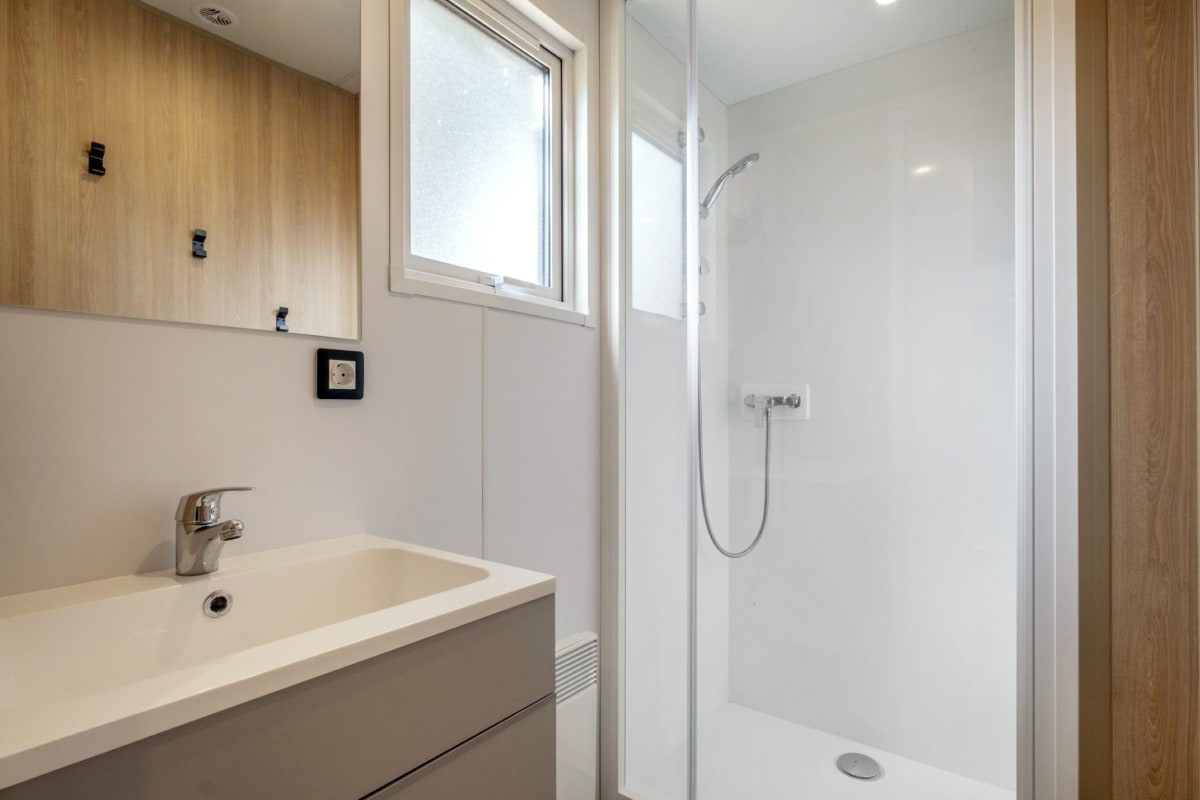 Immobilier Village - Climatisé - 4p (2)  