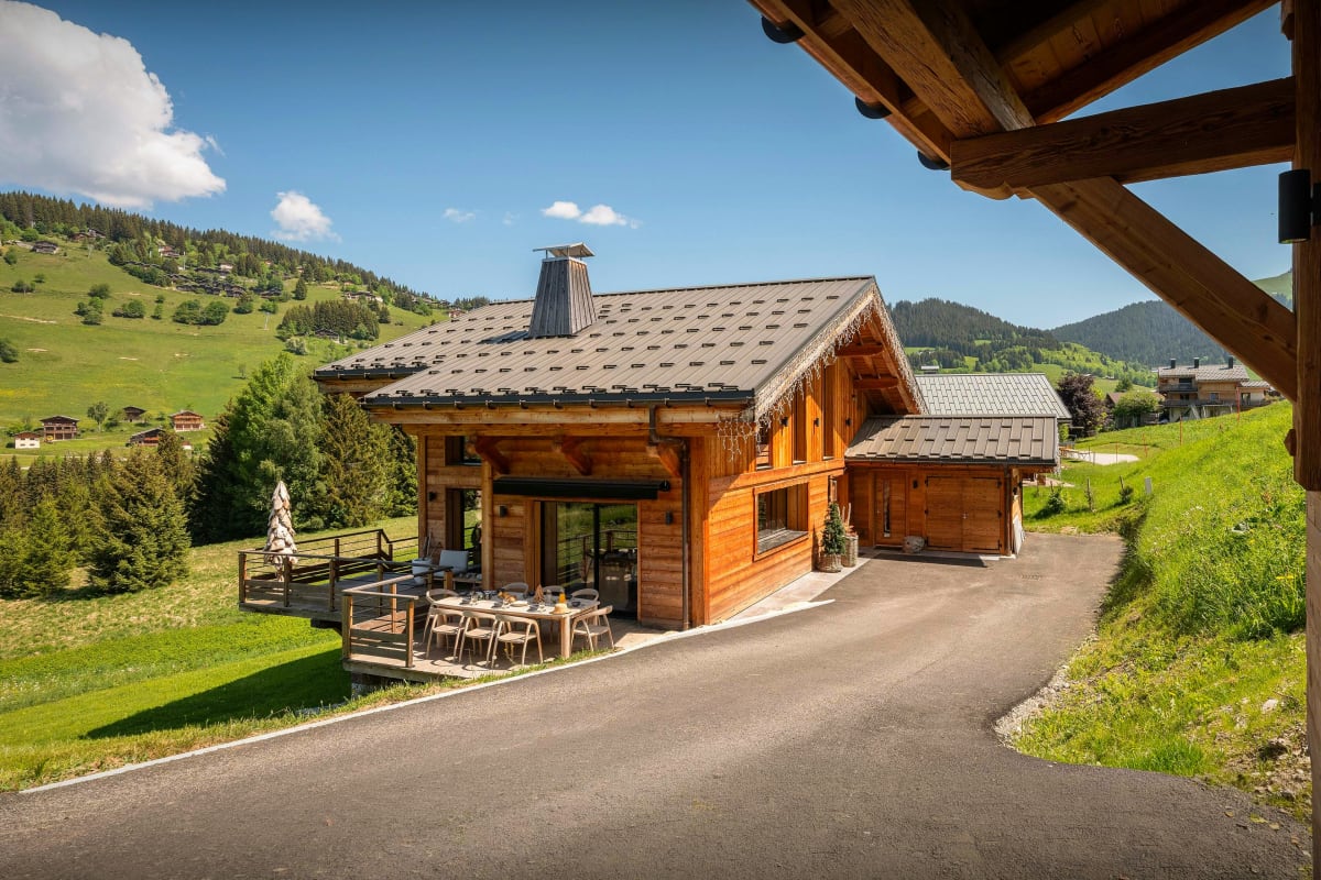 Luxueux chalet pour 11 avec piscine intérieure chauffée - OVO Network