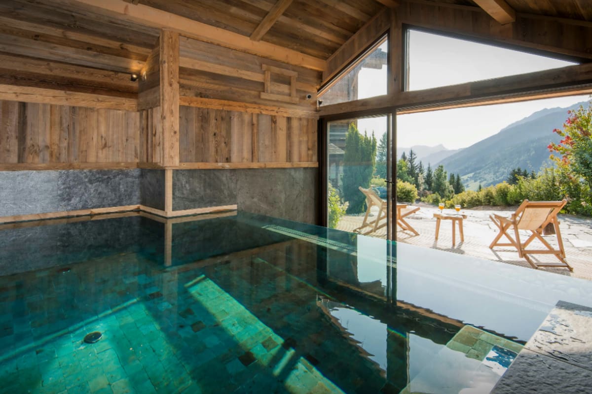  immobilier  Bijou alpin pour 14 (10 adultes) - sauna, jacuzzi, piscine - OVO Network