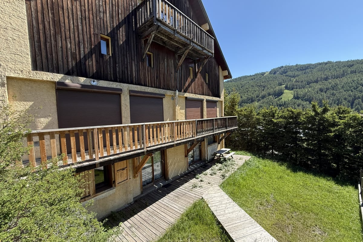 Appartement Vars Les Claux • 50 m des pistes • 3 ch • Vue montagne 