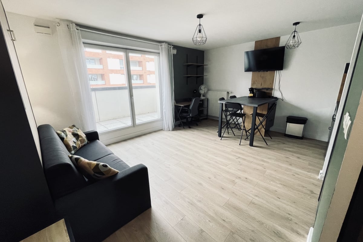 Studio moderne avec balcon et Wifi à Toulouse