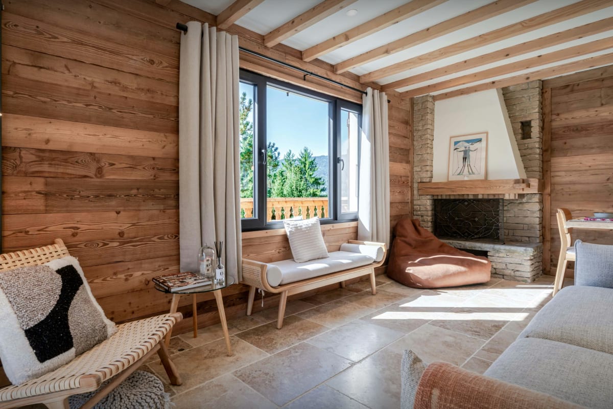 Chalet   Chalet pour 10 – jacuzzi, terrasse, jardin proche de Samoëns - OVO Network
