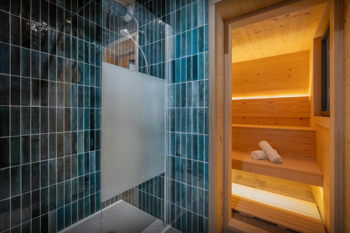  immobilier  Séjour alpin 14p (13 adultes max) avec piscine intérieure - OVO Network
