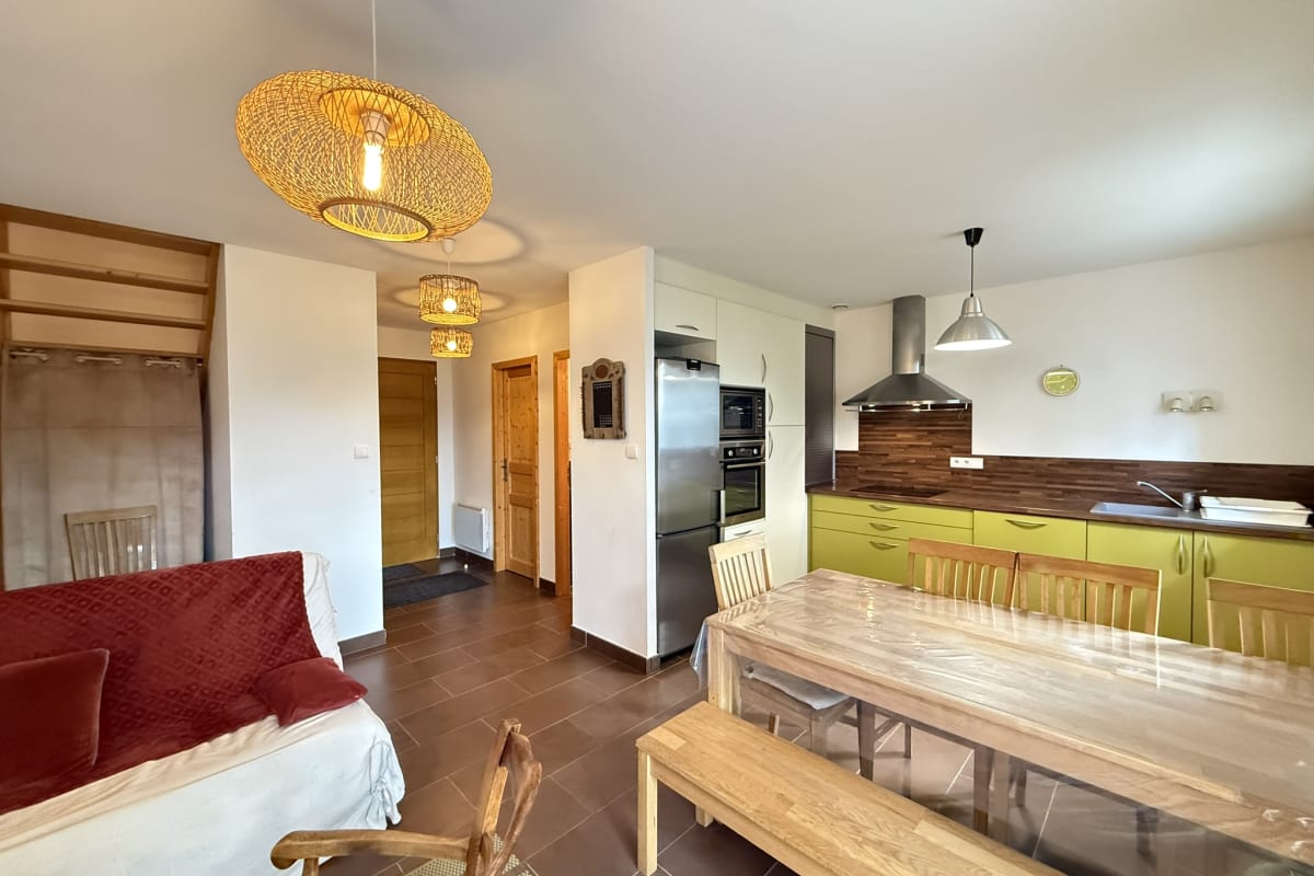 Immobilier Chalet cosy à Risoul village • Terrasse & vue vallée  