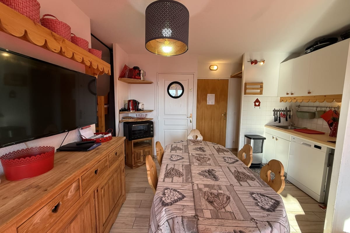 Immobilier Risoul • T4 8 pers • Piscine et sauna • proche pistes  