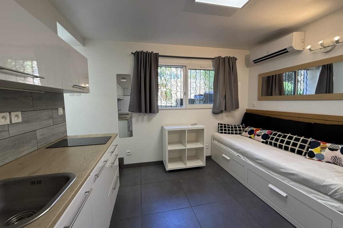 Studio moderne, climatisé, avec grande terrasse - La Garde 