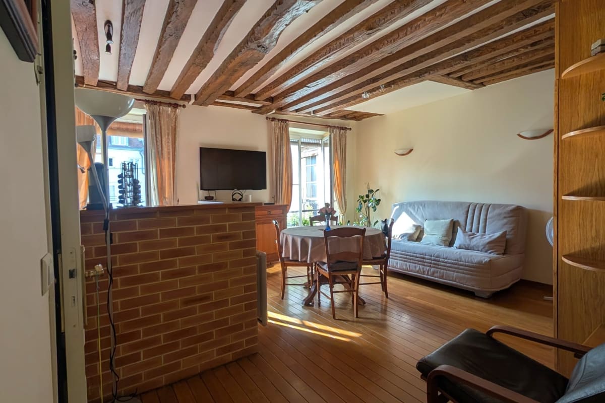 Studio proche de la Place des Vosges, Paris