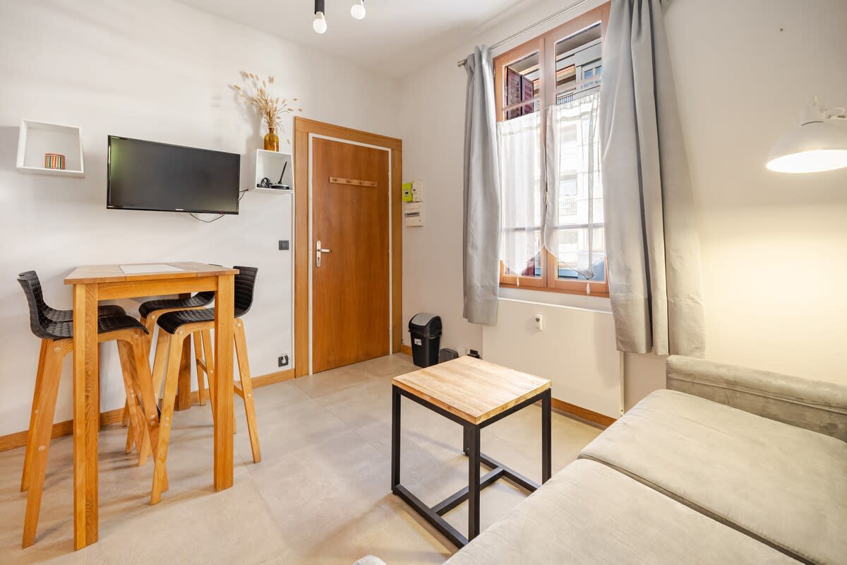 immobilier  T2 cosy avec balcon à 800m du lac d'Annecy