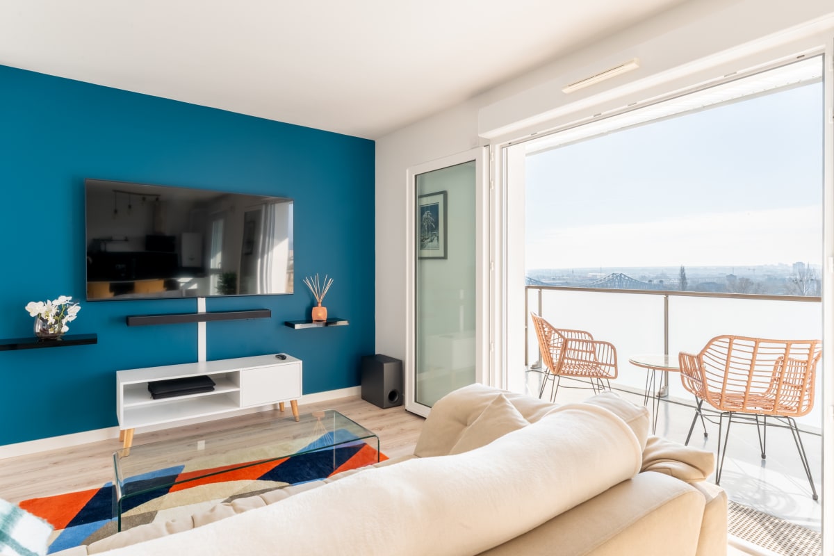  immobilier  Tokyo — Élégance contemporaine avec vue sur la seine et parking 