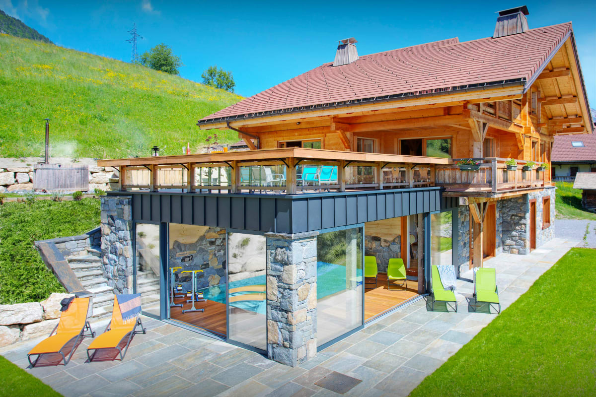  Chalet Vacances dans les Alpes - piscine, bain nordique & sauna - OVO Network