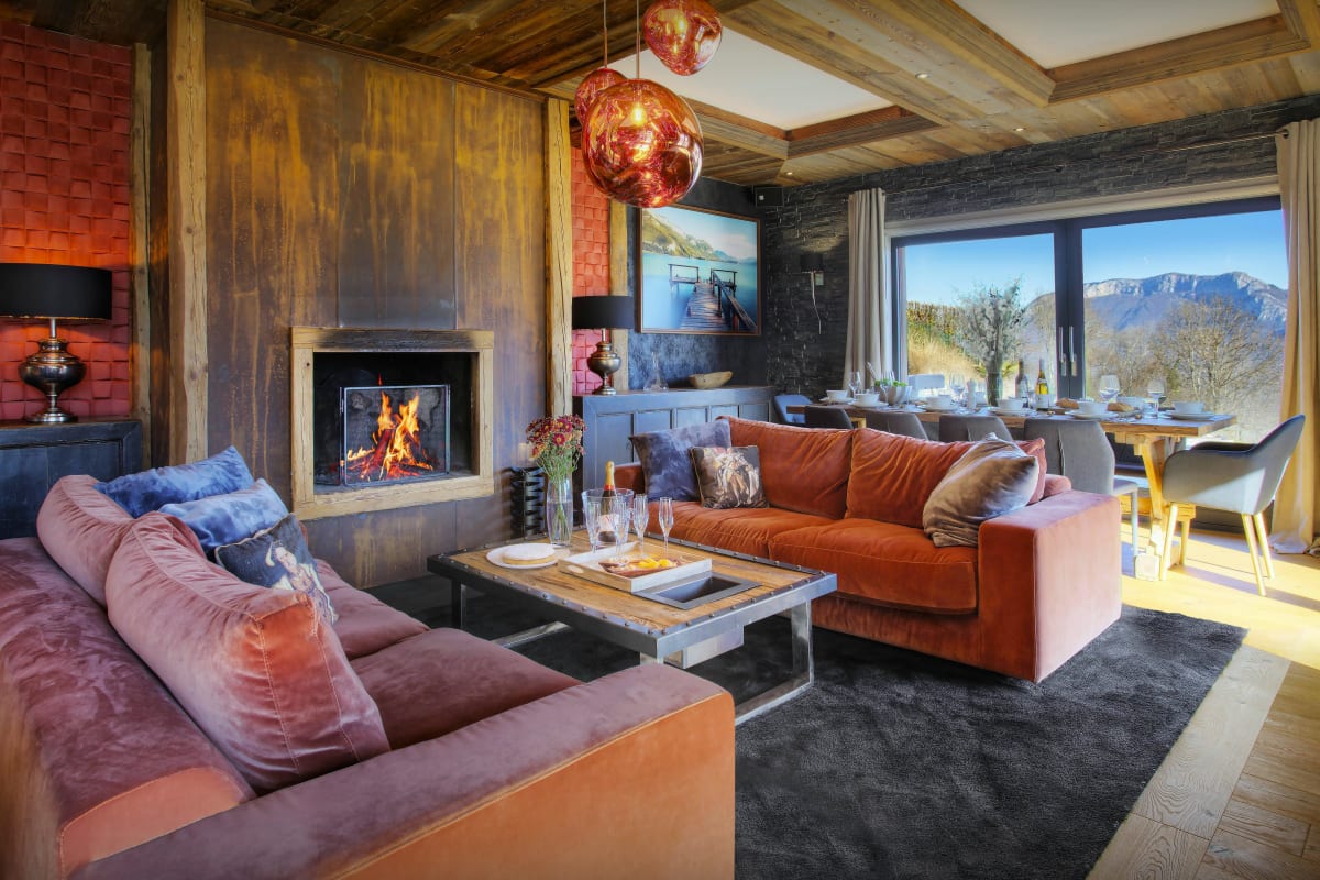 Chalet 5-étoiles pour 11 avec piscine chauffée et vue lac - OVO Network