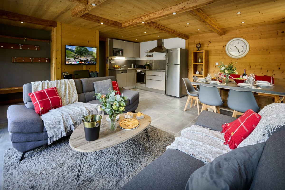  immobilier  Appartement « skis aux pieds » pour 8 à La Clusaz - OVO Network