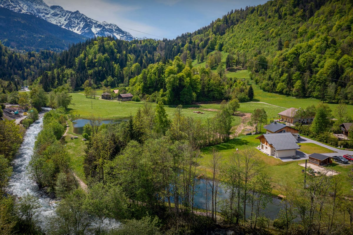  Chalet Chalet 4-étoiles pour 8 grand jardin proche de Saint-Gervais - OVO Network
