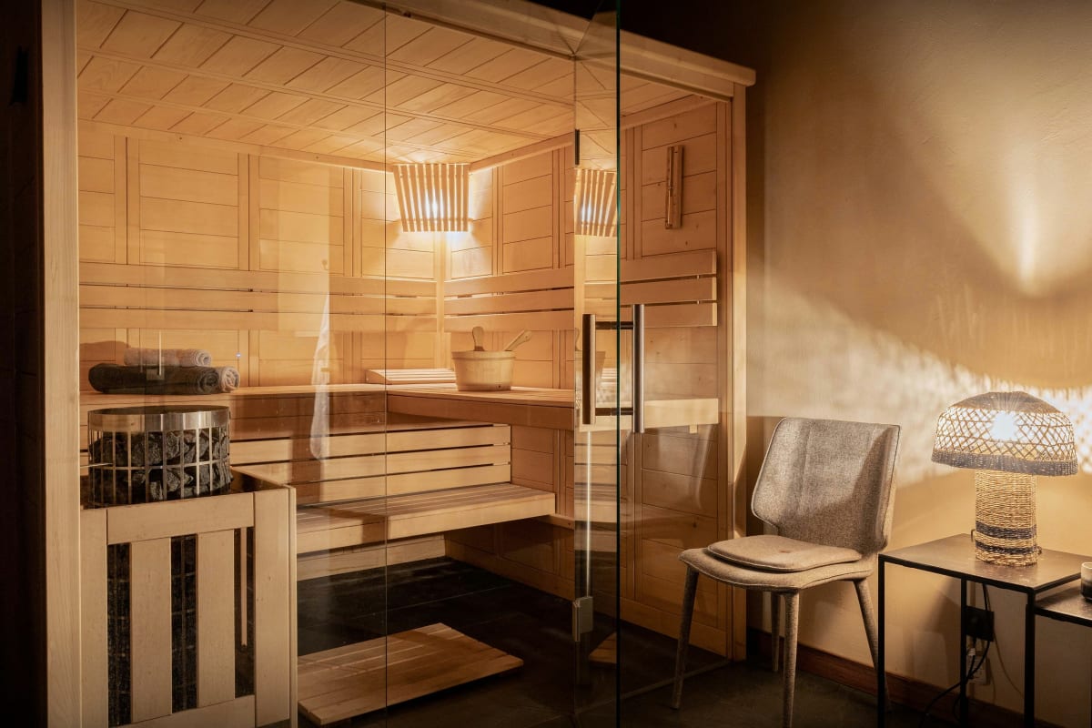  Somptueux chalet pour 14 avec piscine chauffée, sauna et gym - OVO Network 