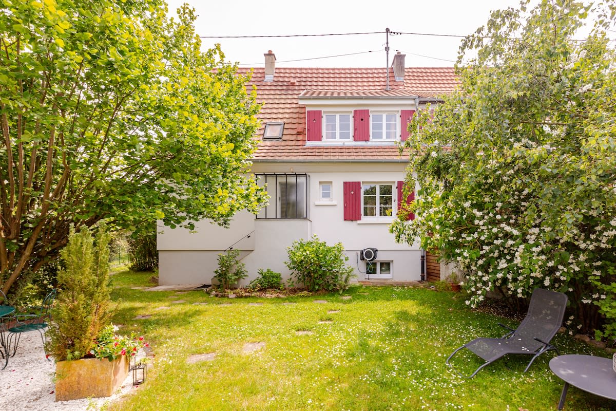 Maison   Charmante maison avec jardin