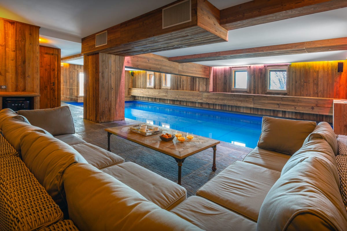 Chalet pour 15 au pied des pistes, avec piscine et sauna - OVO Network