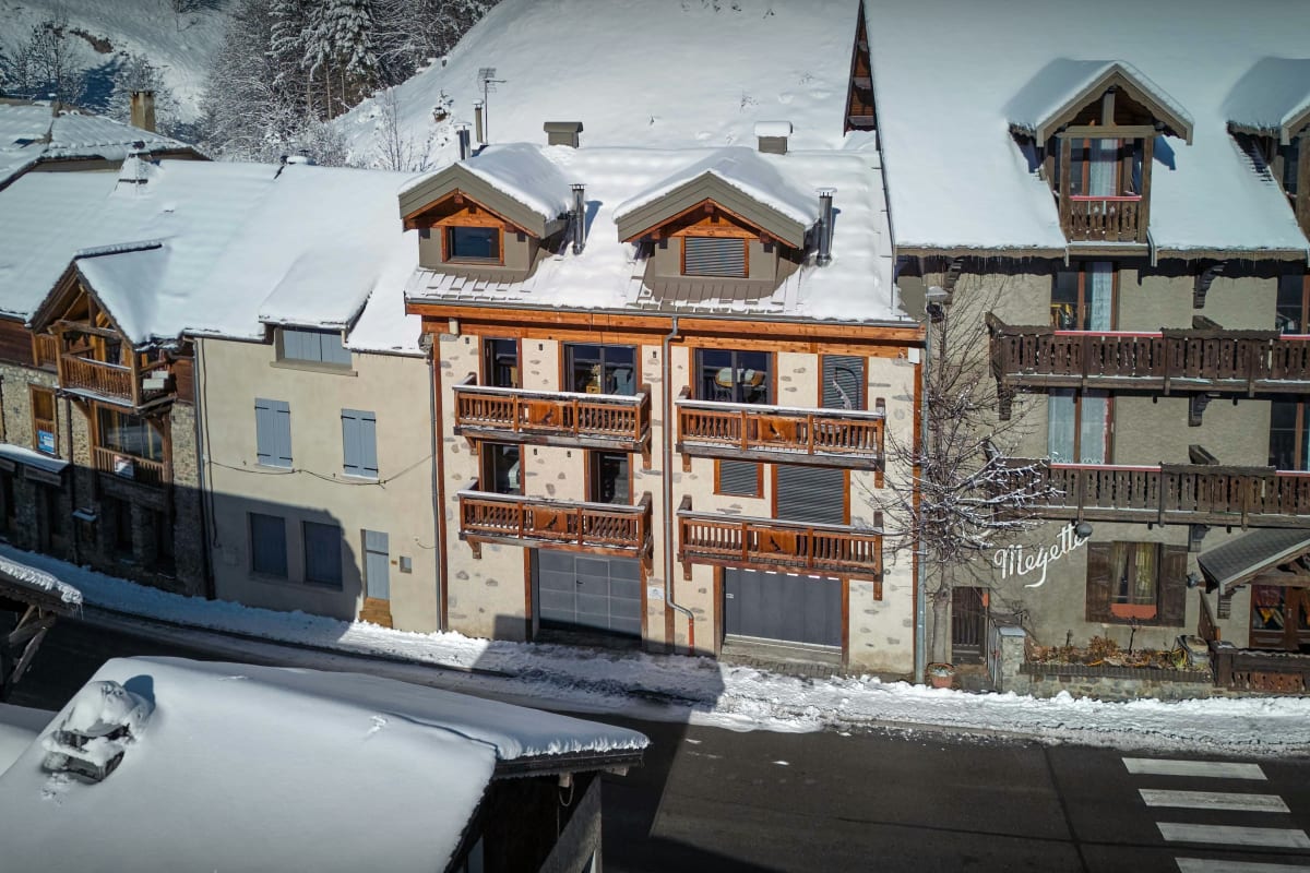  Maison pour 4 avec balcons donnant sur le massif des Écrins - OVO Network 