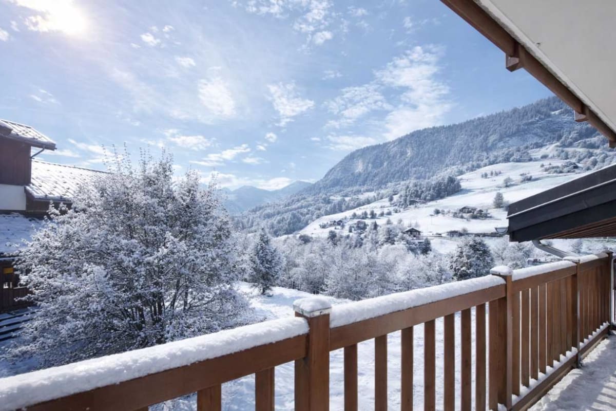Appartement cosy avec balcon et vue montagne 