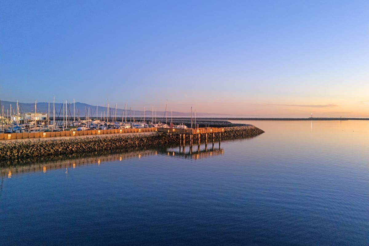 Filtered Ocean Views And Serene Living - Inviting Coastal Retreat - Half Moon Bay, CA