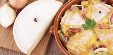 Dégustez les spécialités de la région dans les nombreux restaurants du centre...