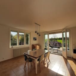 Pièce de vie, accès balcon