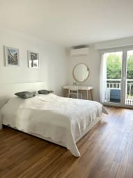 Air-conditioned Large bedroom with double bed (160)