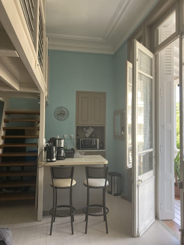 Appartement Studio avec mezzanine dans villa du 19eme, parking 