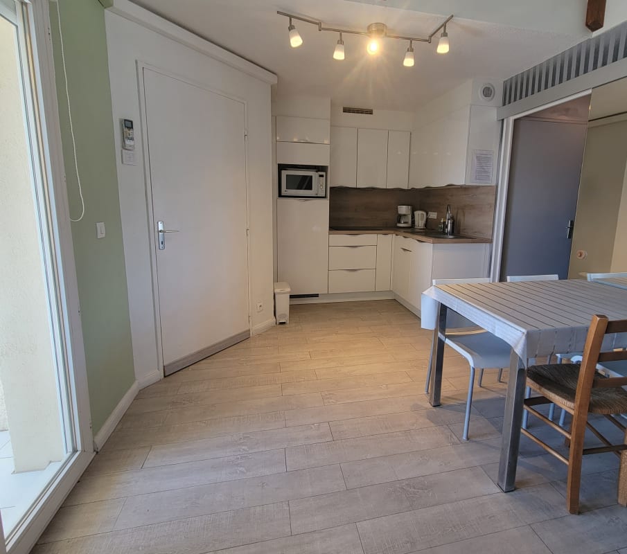  immobilier  Beau T3 avec balcon - proche plage