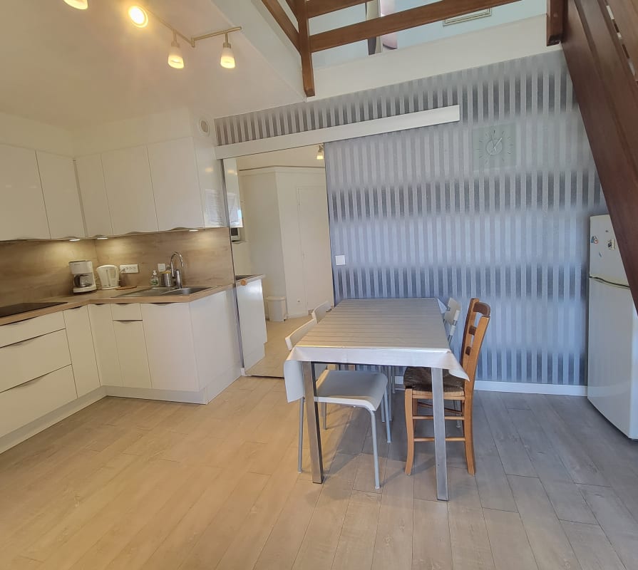 Appartement Beau T3 avec balcon - proche plage 