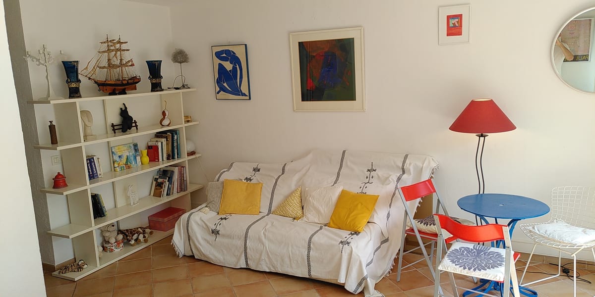  immobilier  Joli T1 avec jardin en bord de mer