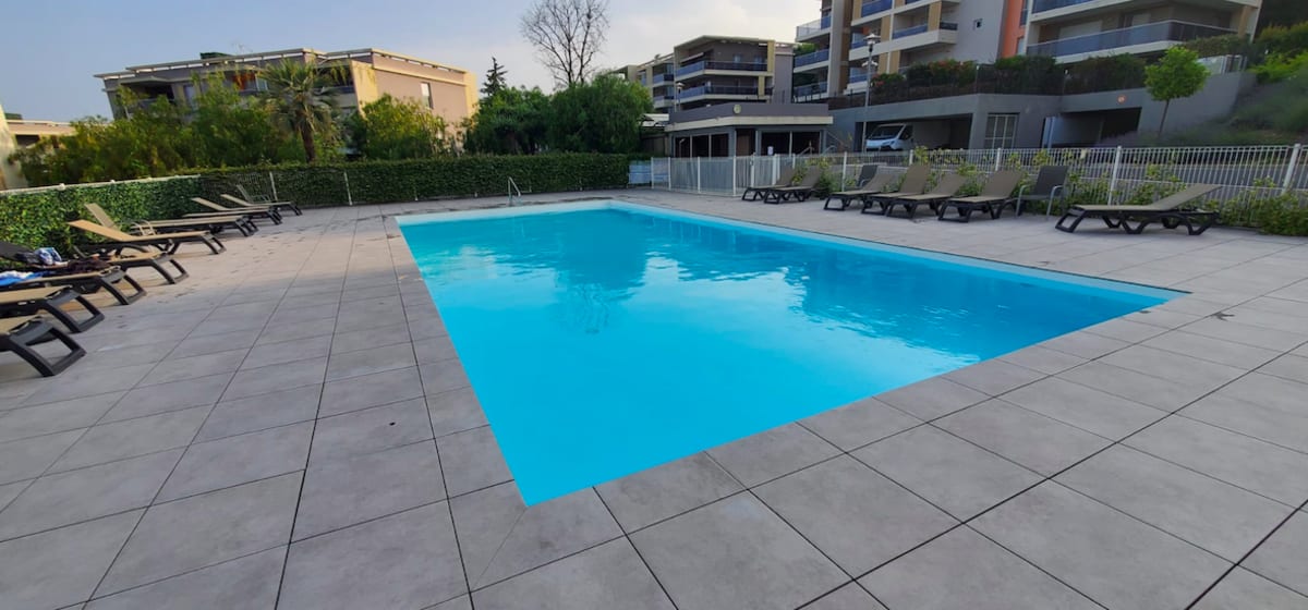 Beau studio en résidence avec piscine