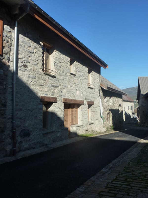 Immobilier Les Cabasses 6 - Logement dans maison de village  