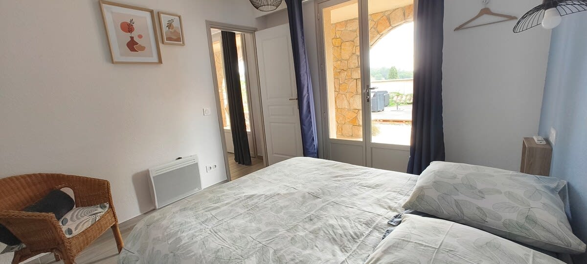 Immobilier Propriété 22 pers. avec jardin et piscine  