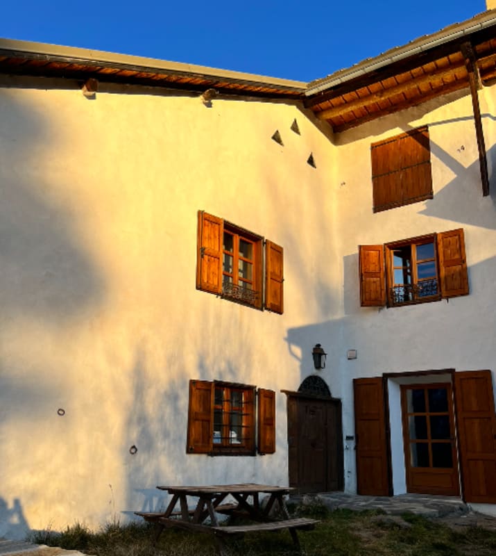 Appartement spacieux dans maison de village