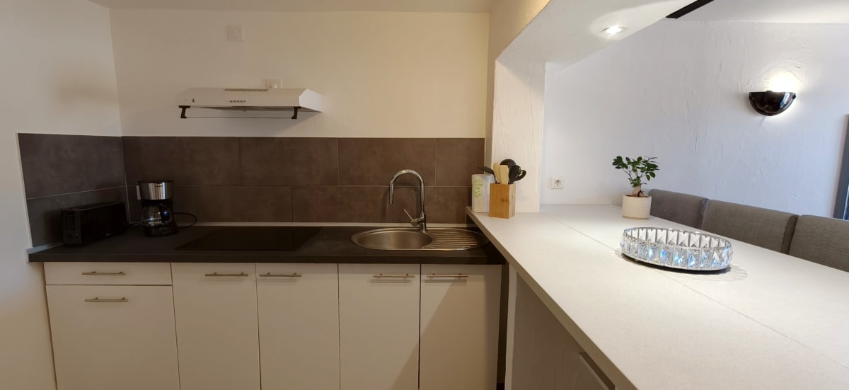  immobilier  Appartement rénové avec parking au cœur de Fréjus